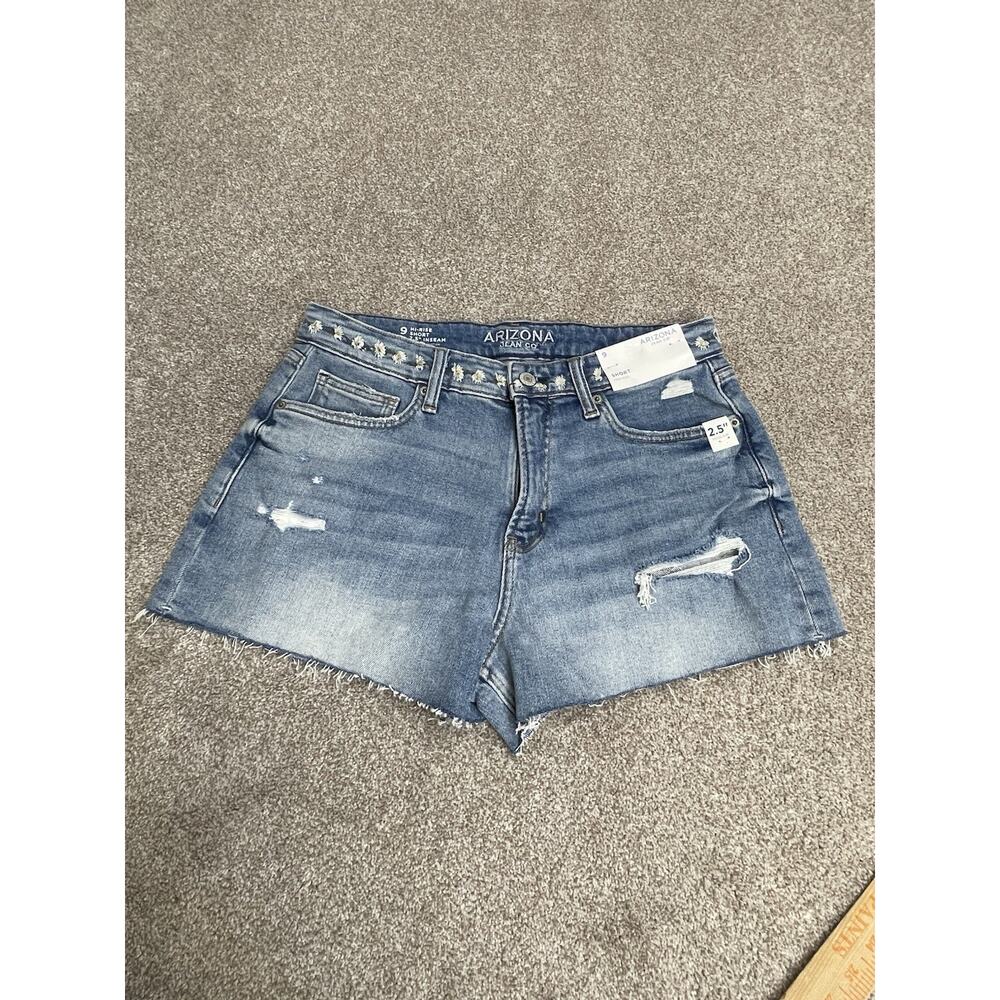 Festival indie aesthetic Hi-Rise Denim cheeky Distressed cutoff shorts 9 Daisy